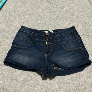 No Boundaries Jean shorts